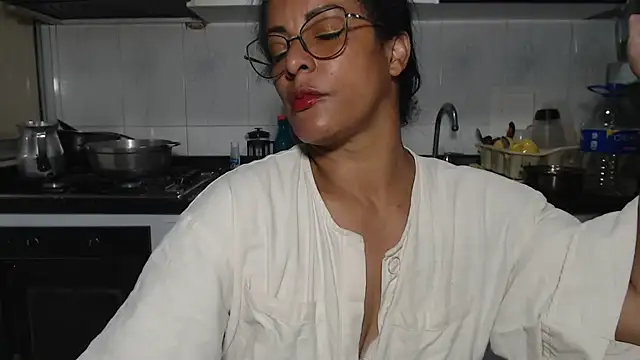 Snapshot of kateleyagrey chatting on 12-17-25, 07:52 kateleyagrey online show from 12-17-25, 07:52