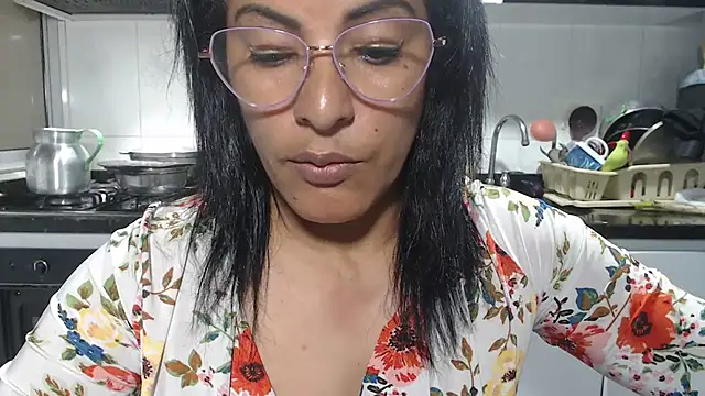 kateleyagrey online show from 04-21-26, 01:42