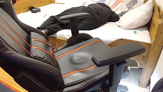 KmlBI26 online show from 10-29-25, 07:13