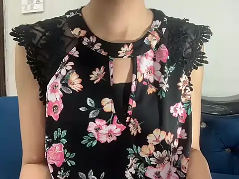 Snapshot of Minal_07 chatting on 03-31-26, 05:48 Minal 07 online show from 03-31-26, 05:48