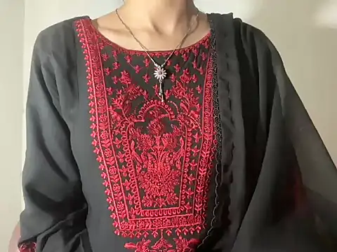 Snapshot of Minal_07 chatting on 04-30-26, 05:42 Minal 07 online show from 04-30-26, 05:42