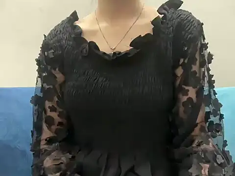 Snapshot of Minal_07 chatting on 11-25-25, 03:56 Minal 07 online show from 11-25-25, 03:56