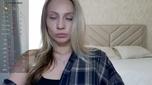 Snapshot of Alice_Wonders chatting on 04-22-26, 07:26 Alice Wonders online show from 04-22-26, 07:26