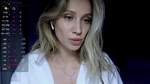 Snapshot of Alice_Wonders chatting on 05-15-26, 07:56 Alice Wonders online show from 05-15-26, 07:56