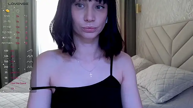 Snapshot of Alice_Wonders chatting on 02-04-26, 09:37 Alice Wonders online show from 02-04-26, 09:37