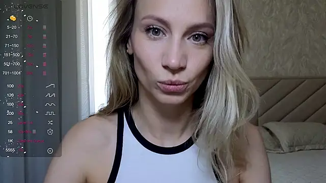 Snapshot of Alice_Wonders chatting on 05-12-26, 06:43 Alice Wonders online show from 05-12-26, 06:43