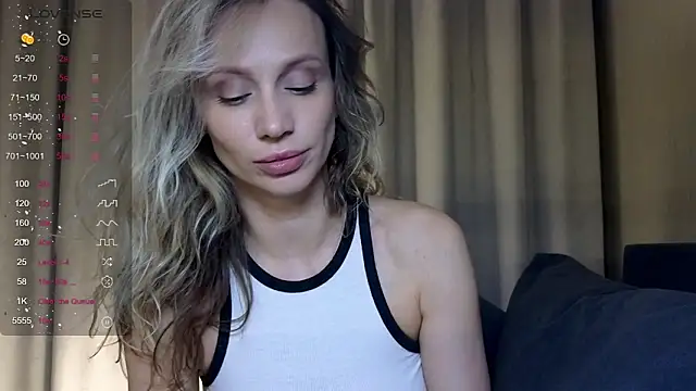 Snapshot of Alice_Wonders chatting on 05-01-26, 07:52 Alice Wonders online show from 05-01-26, 07:52