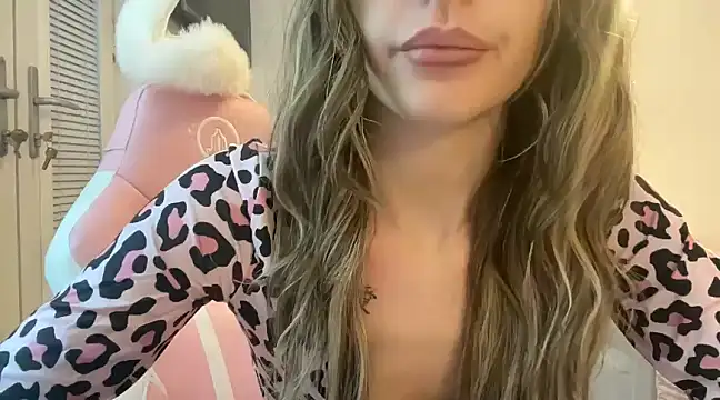 Lillymariee online show from 01-17-25, 04:36