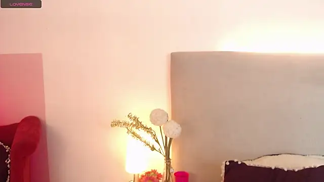 Snapshot of Sofii_Diaz chatting on 02-06-25, 10:10 Sofii Diaz online show from 02-06-25, 10:10