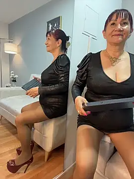 Snapshot of Savvanahh chatting on 06-10-26, 12:28 Savvanahh online show from 06-10-26, 12:28