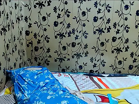 Snapshot of AsianNaughtiesMistress chatting on 12-20-25, 12:57 AsianNaughtiesMistress online show from 12-20-25, 12:57