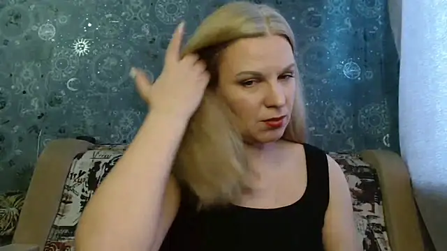 BlondeFox online show from 11-28-25, 04:23