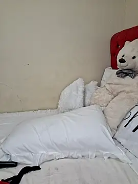 Snapshot of BoobQueenxx chatting on 10-18-25, 02:46 BoobQueenxx online show from 10-18-25, 02:46