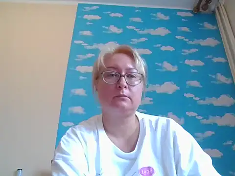 RealLittleRedRidingHood online show from 06-09-26, 12:28