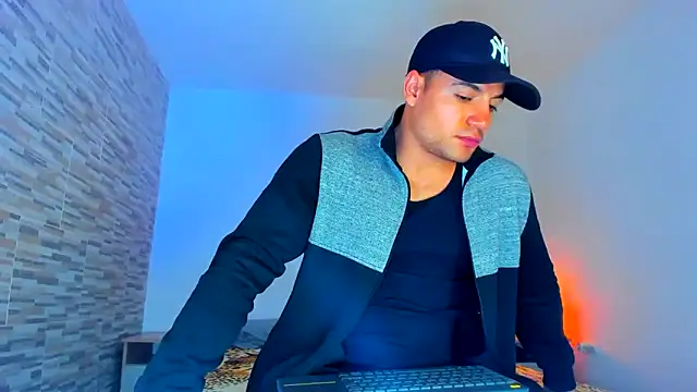 nicolas herrera online show from 03-08-25, 03:17