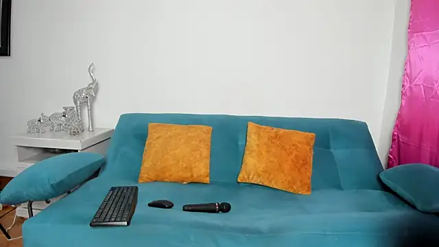 Snapshot of Victoria_Jonness chatting on 12-15-25, 05:19 Victoria Jonness online show from 12-15-25, 05:19