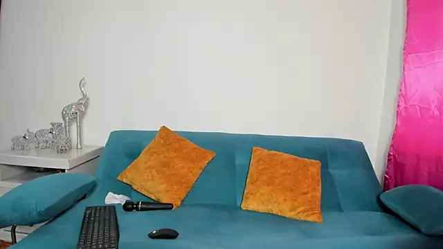 Snapshot of Victoria_Jonness chatting on 12-14-25, 05:51 Victoria Jonness online show from 12-14-25, 05:51