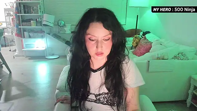 Snapshot of Vesaaa chatting on 10-15-25, 05:39 Vesaaa online show from 10-15-25, 05:39