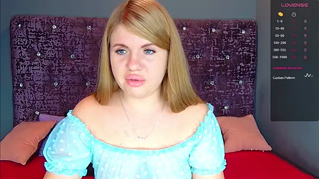 NoraBigAss online show from 10-25-25, 01:16