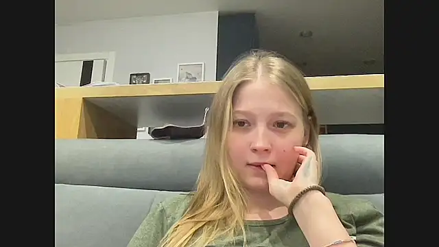 CharmingSarah online show from 01-29-25, 06:07