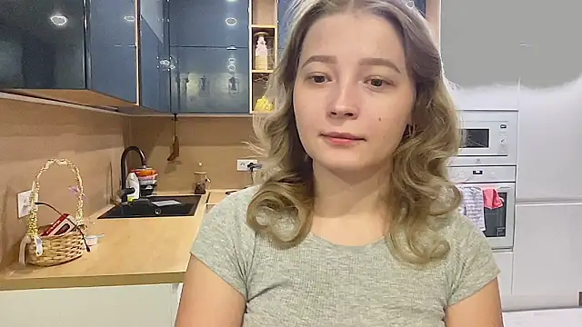 CharmingSarah online show from 09-26-25, 03:30