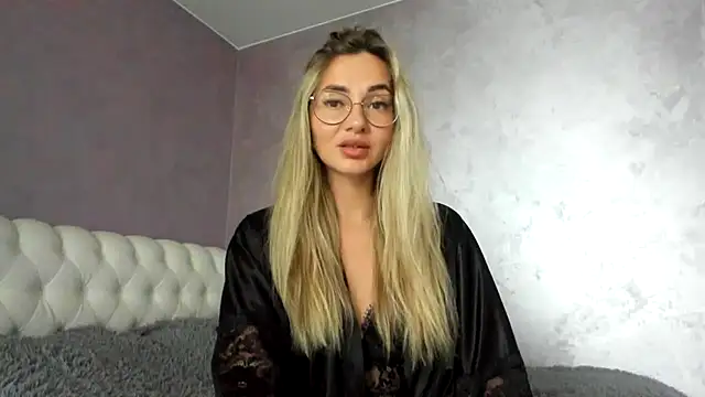 Snapshot of _DarkRose_ chatting on 09-28-25, 10:11 DarkRose online show from 09-28-25, 10:11