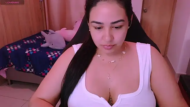 Snapshot of _anastasia chatting on 05-07-26, 07:06 anastasia online show from 05-07-26, 07:06