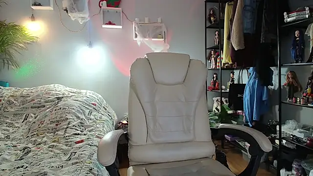 NicoleCortez online show from 01-14-26, 02:59