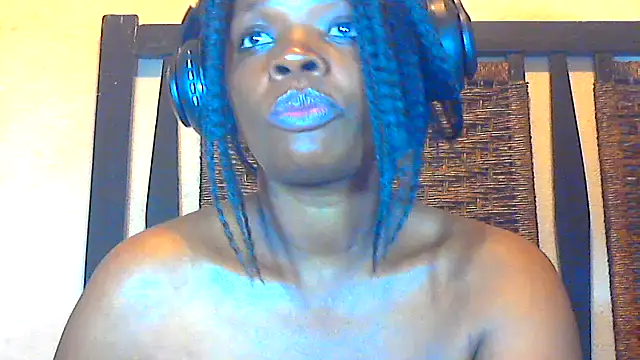 Snapshot of CallyCallienteXxX chatting on 03-18-25, 12:30 CallyCallienteXxX online show from 03-18-25, 12:30