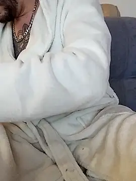 LoGaNfree88 online show from 12-18-25, 04:28