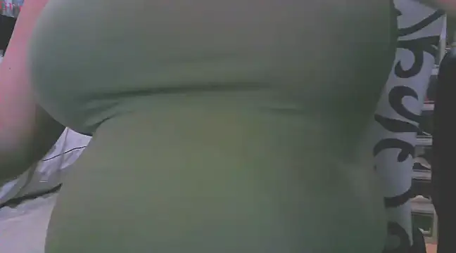 Snapshot of keepmepregnantT chatting on 03-20-25, 08:42 keepmepregnantT online show from 03-20-25, 08:42