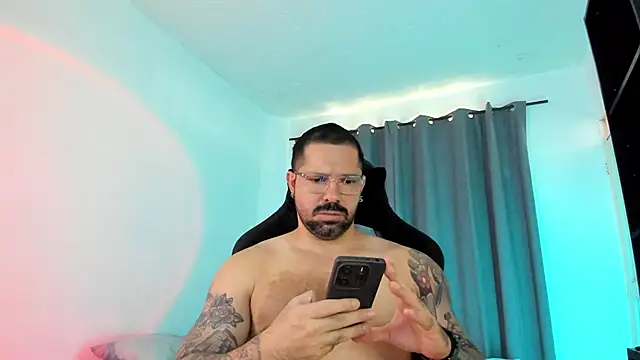 Snapshot of Pierre_Vidal chatting on 04-19-26, 02:18 Pierre Vidal online show from 04-19-26, 02:18