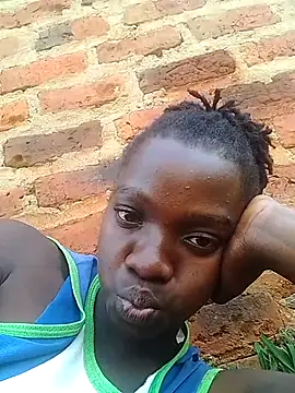 Snapshot of shape30 chatting on 02-15-25, 01:16 shape30 online show from 02-15-25, 01:16