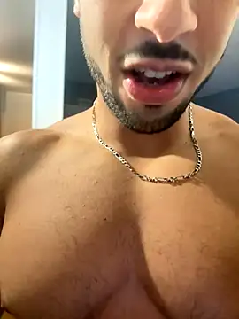 pimentfort77 online show from 10-07-25, 09:27