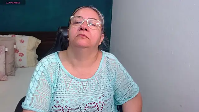 Snapshot of scaelettdubois chatting on 05-22-26, 12:52 scaelettdubois online show from 05-22-26, 12:52