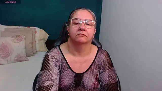 Snapshot of scaelettdubois chatting on 04-22-26, 01:56 scaelettdubois online show from 04-22-26, 01:56