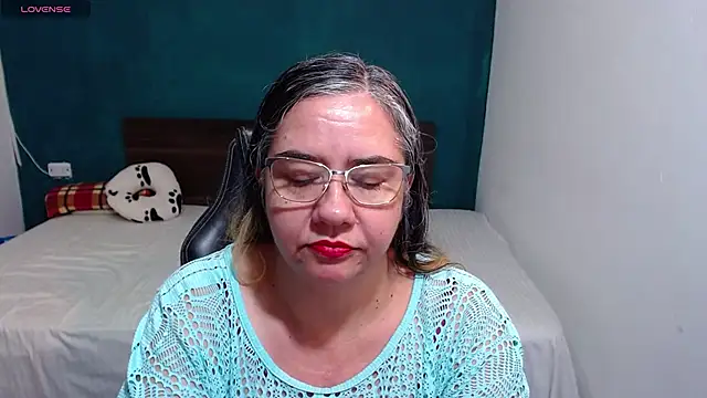 scaelettdubois online show from 10-12-25, 02:02