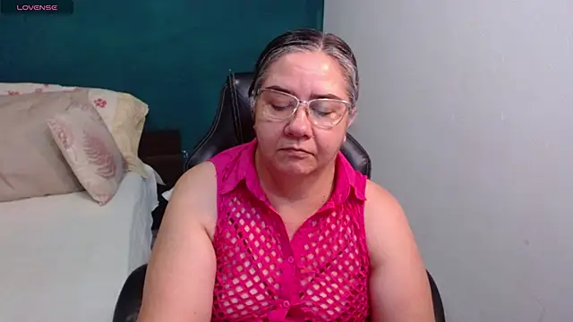 Snapshot of scaelettdubois chatting on 04-23-26, 03:35 scaelettdubois online show from 04-23-26, 03:35