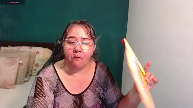 scaelettdubois online show from 07-19-26, 12:41