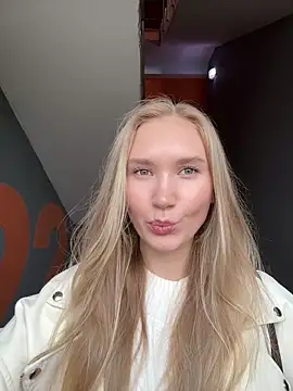 Snapshot of MariaTull chatting on 05-12-26, 12:33 MariaTull online show from 05-12-26, 12:33