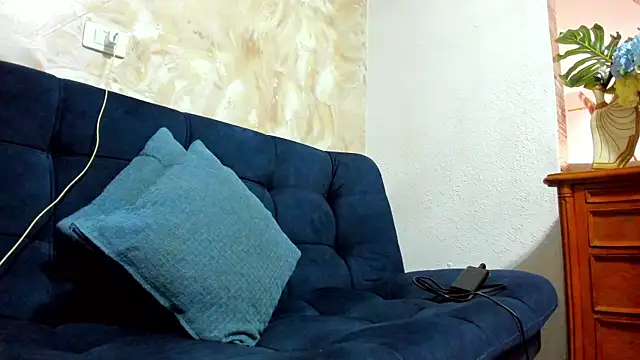 tiffanystonne online show from 04-06-26, 09:38