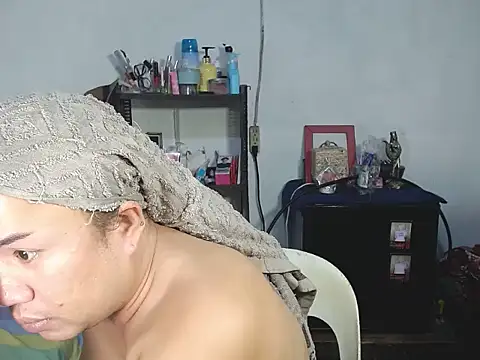 Snapshot of Bigdirtynipples chatting on 12-19-25, 12:40 Bigdirtynipples online show from 12-19-25, 12:40