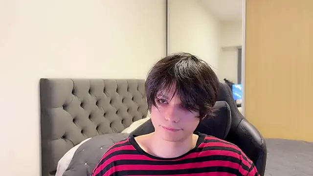 SasukeUhchiaa online show from 12-18-24, 12:10