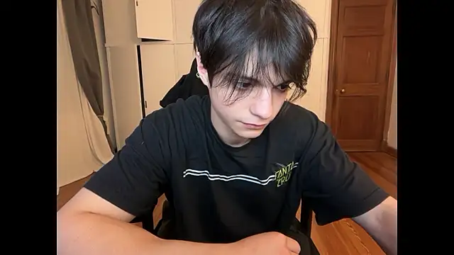 SasukeUhchiaa online show from 12-22-25, 06:02