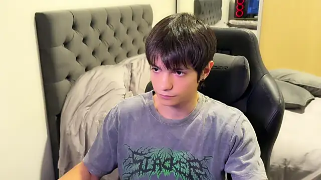 SasukeUhchiaa online show from 02-25-25, 06:14