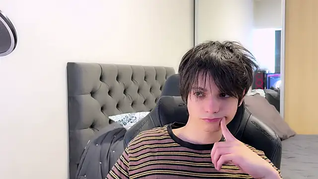 SasukeUhchiaa online show from 01-04-25, 09:31