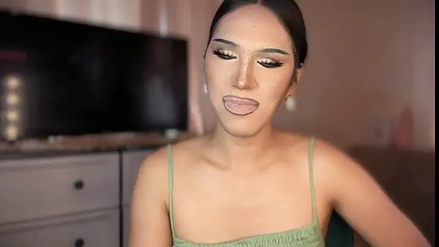 Ts glamxxxx online show from 03-21-26, 04:03