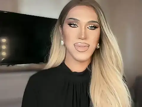 Ts glamxxxx online show from 03-06-26, 01:55