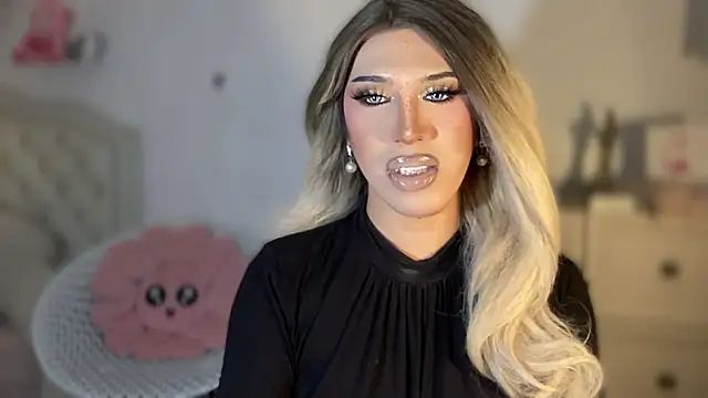 Ts glamxxxx online show from 10-01-25, 01:22