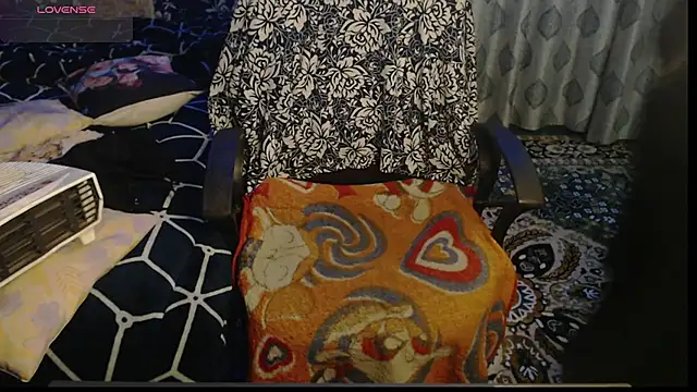 Snapshot of sexyrihana1 chatting on 01-10-25, 08:29 sexyrihana1 online show from 01-10-25, 08:29